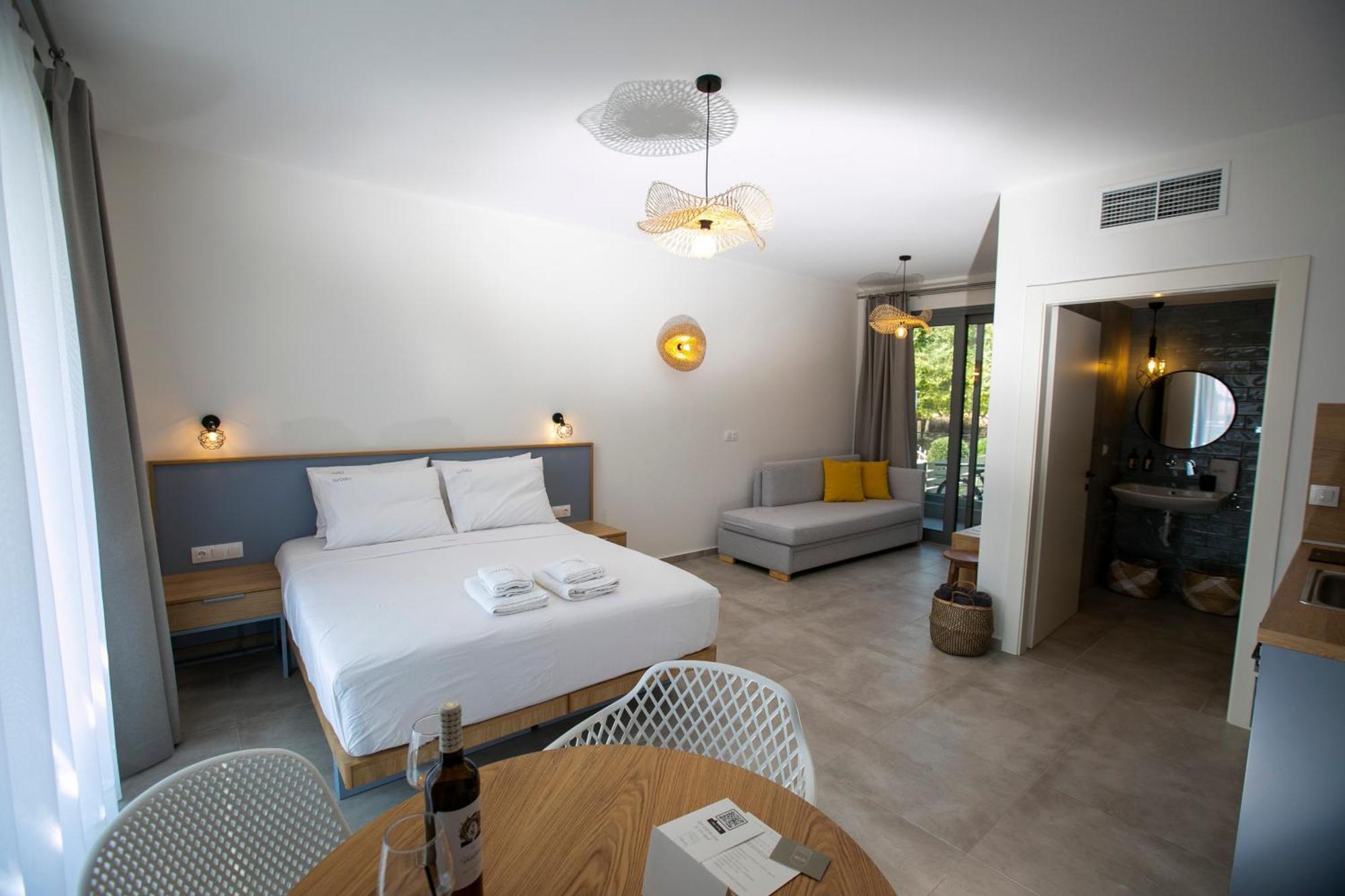 Arodo Suites Nea Iraklitsa Buitenkant foto